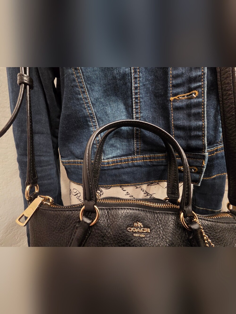 Coach Small Kelsey Satchel Black Pebbled Leather-Gold Tone Hardware- Crossbody - Picture 4 of 9
